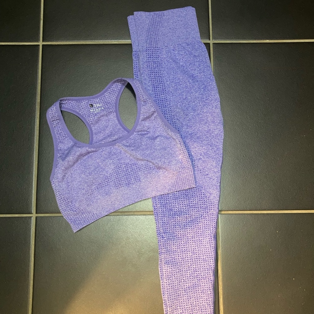 Size large workout set